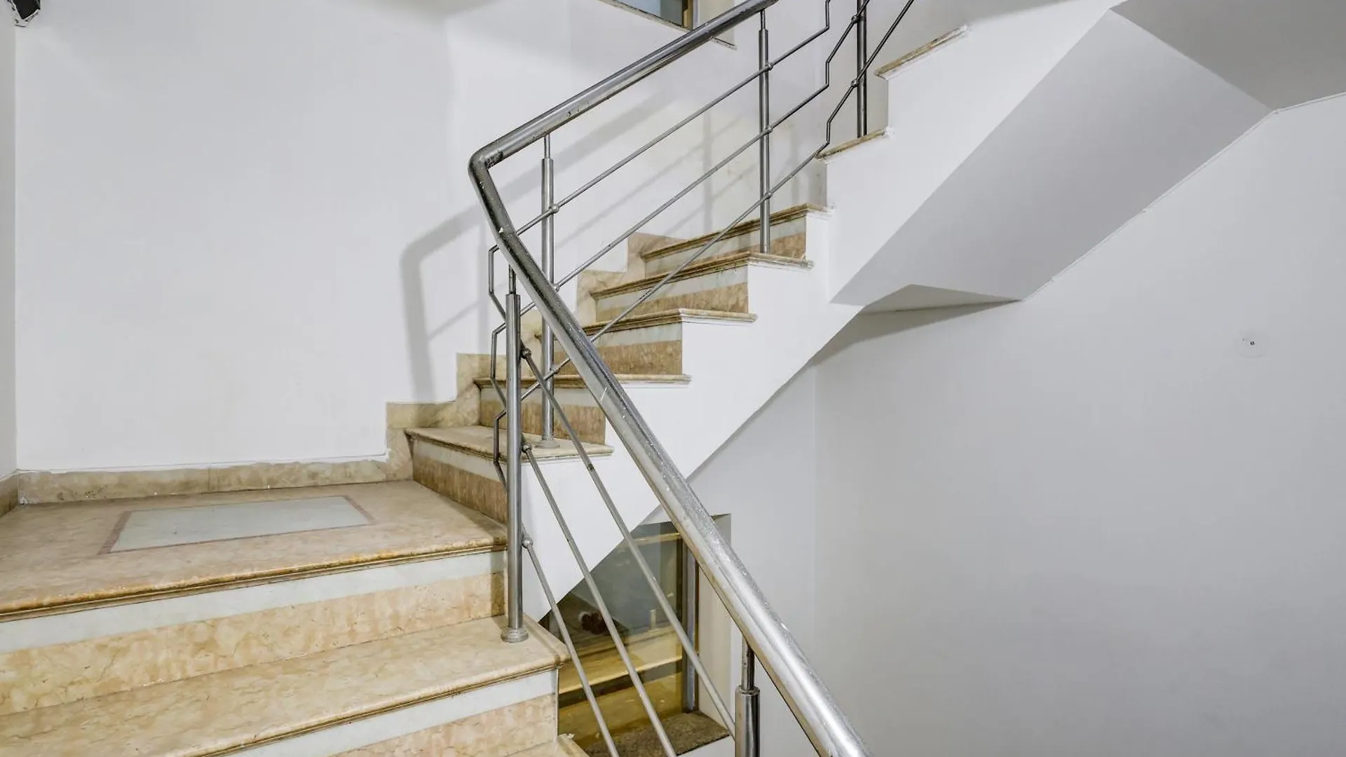 Super Townhouse Mayfield Garden Nearby Golf Course Road Gurgaon