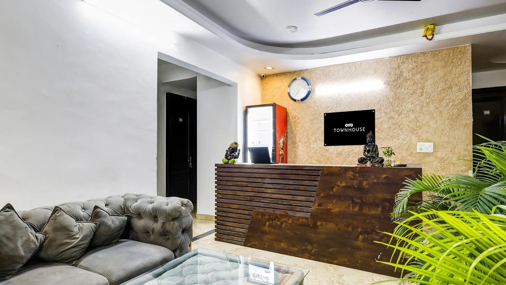 Hotel Super Townhouse Mayfield Garden Nearby Golf Course Road Gurgaon