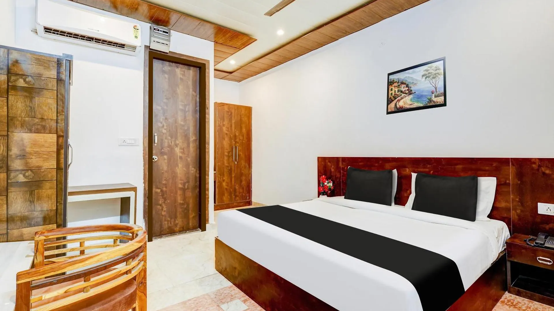 Super Townhouse Mayfield Garden Nearby Golf Course Road Gurgaon India